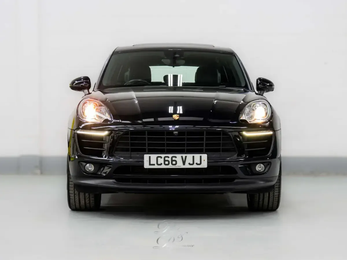 Begagnad Porsche Macan 252 HK (185 kW) 2017 Svart SUV