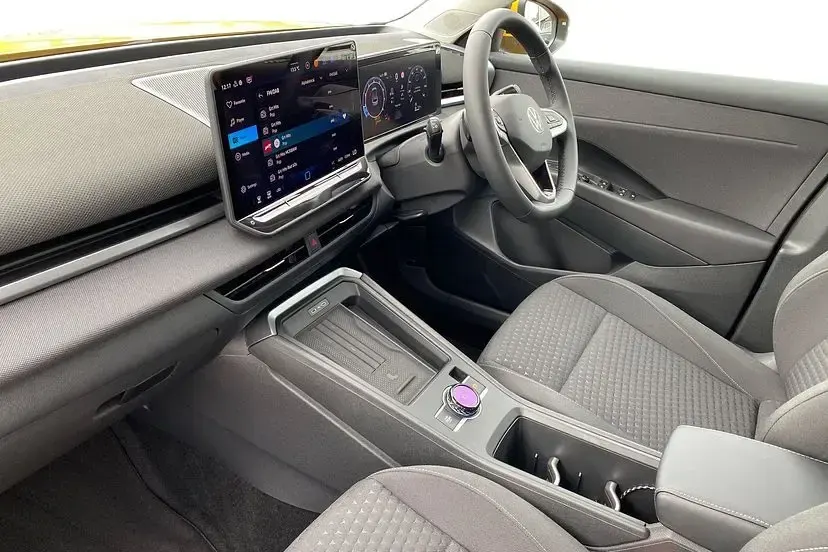 New VW T-Roc Life 116 HP (85 kW) 2026 Canary yellow SUV