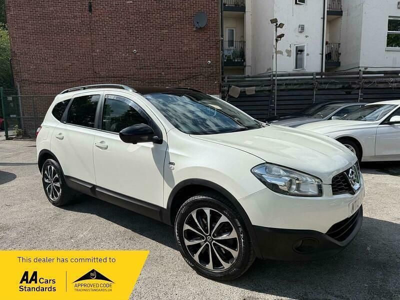 White Used 2013 Nissan Qashqai +2 360º SUV | £3,600 (Fair price) - Image 1/4