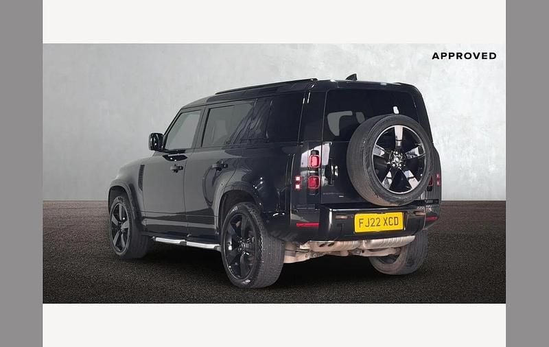 Used Land Rover Defender SE Dynamic 300 HP (220 kW) 2022 Santorini black SUV