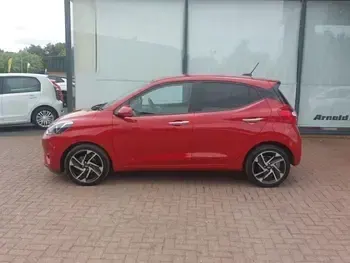 New Hyundai i10 Premium 79 HP (58 kW) 2025 Red Hatchback