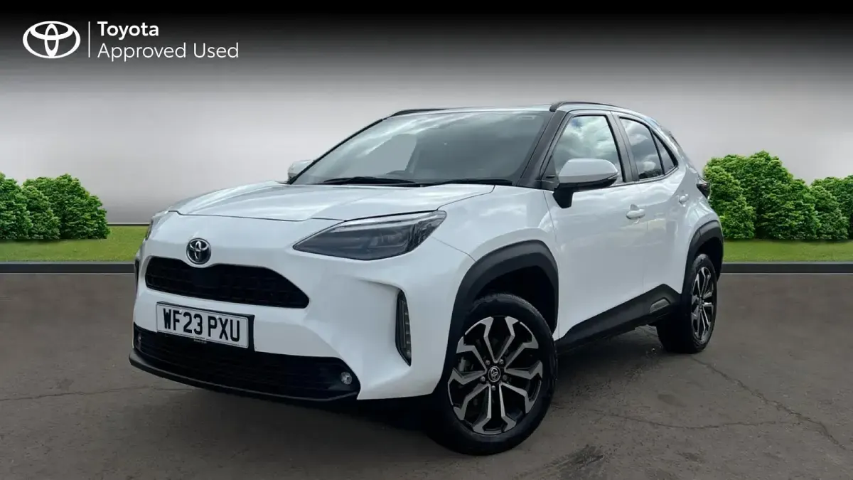 Used Toyota Yaris Hybrid Design 116 HP (85 kW) 2023 White