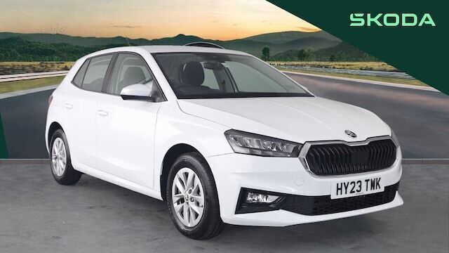 Moon white metallic Used 2023 Skoda Fabia Comfort Hatchback | £13,495 (Good price) - Image 1/4