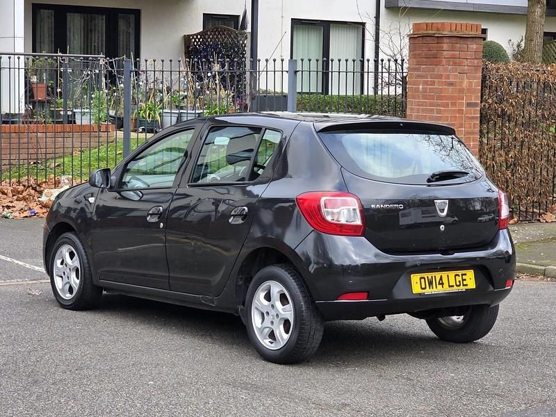 Begagnad Dacia Sandero Lauréate 75 HK (55 kW) 2014 Svart Halvkombi