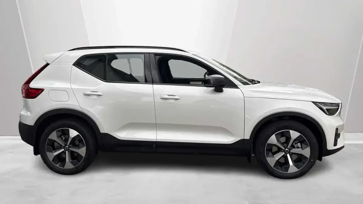 Used Volvo XC40 Plus 161 HP (118 kW) 2027 SUV