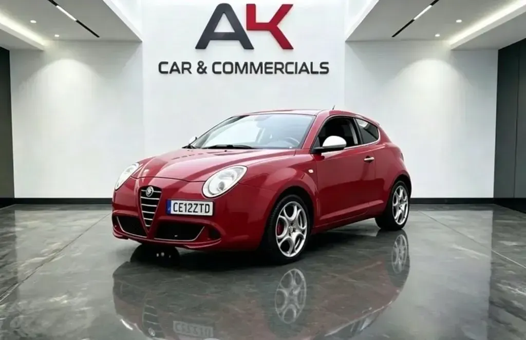 Used Alfa Romeo MiTo Distinctive 105 HP (77 kW) 2012 Red Hatchback