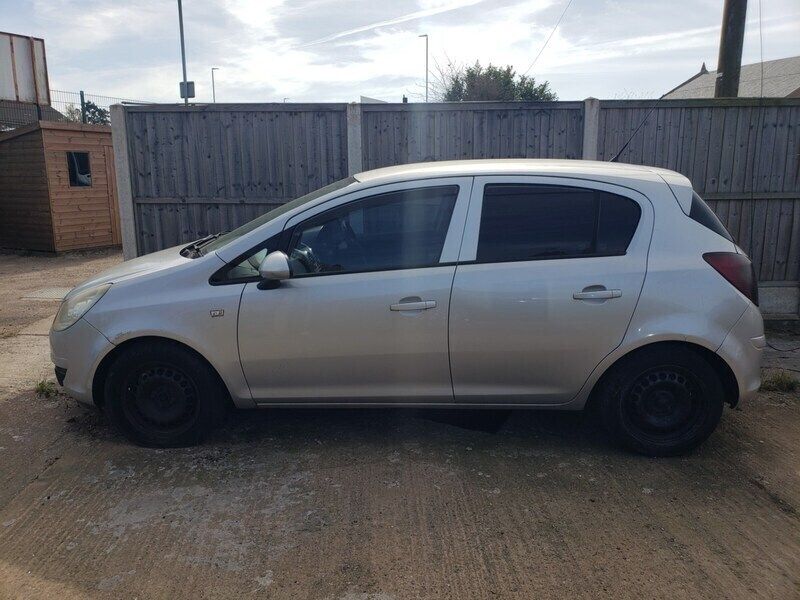 Used Vauxhall Corsa 59 HP (43 kW) 2007 Silver Hatchback