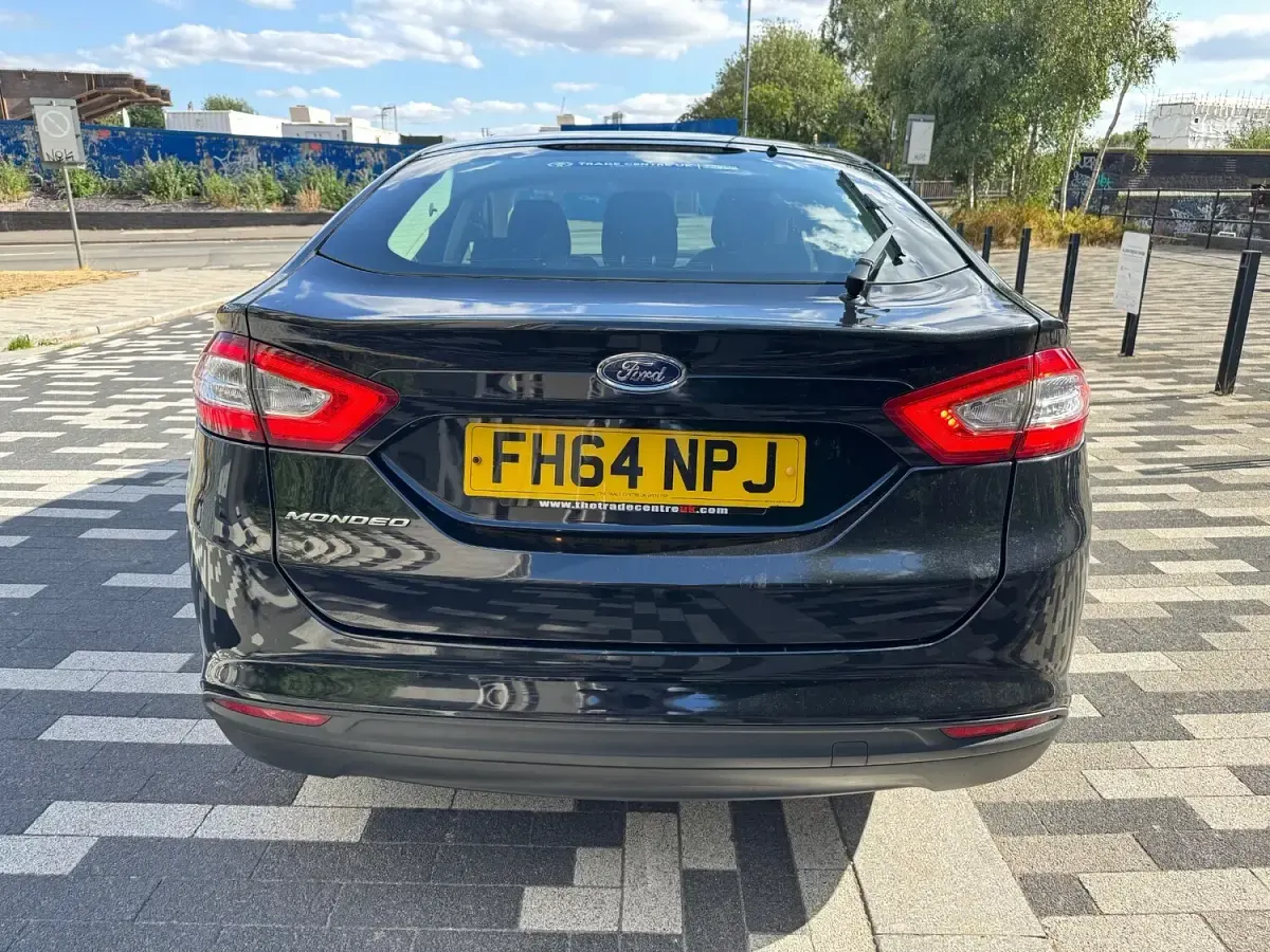 Used Ford Mondeo Style 115 HP (84 kW) 2015 Black Hatchback
