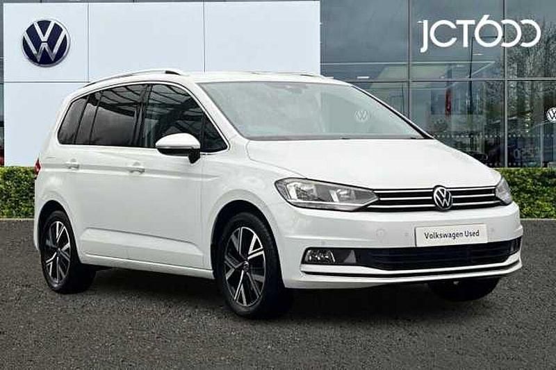 Used VW Touran SEL 150 HP (110 kW) 2023 White MPV