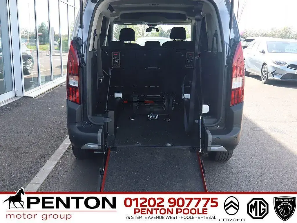 Used Peugeot Rifter Allure Premium 130 HP (95 kW) 2022 Grey MPV