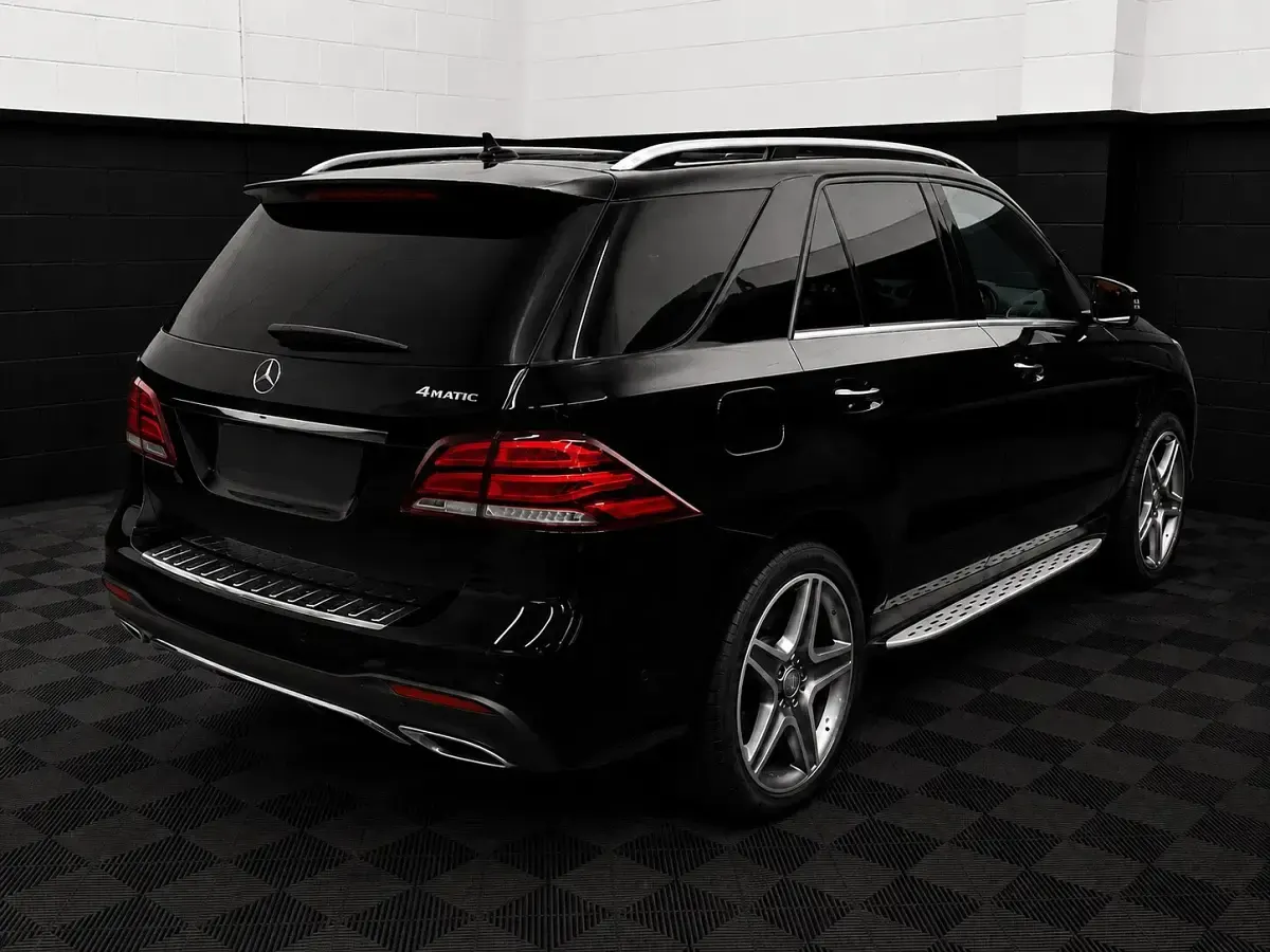 Used Mercedes GLE250 AMG Line Premium 204 HP (150 kW) 2016 Black Estate