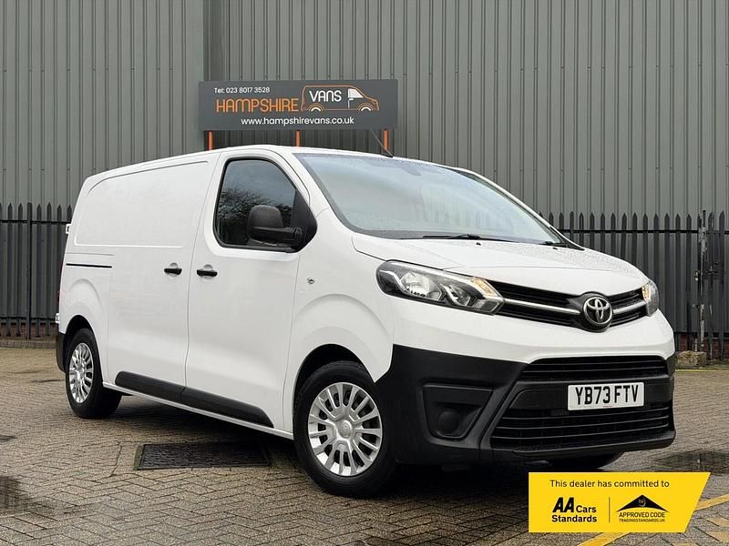 White Used 2023 Toyota Proace Van | £15,743 (Fair price) - Image 1/4
