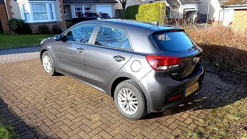 Used Kia Rio 83 HP (61 kW) 2018 Grey Hatchback