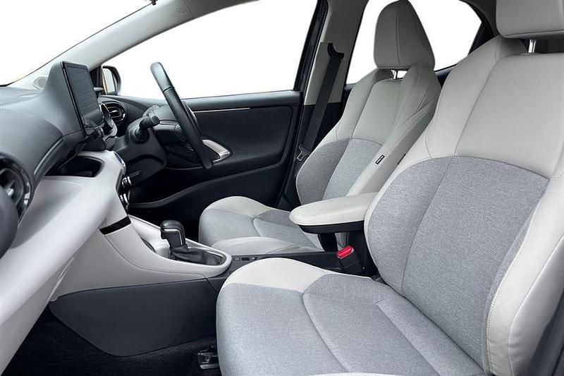 Used Toyota Yaris Hybrid 116 HP (85 kW) 2022 Decuma grey Hatchback