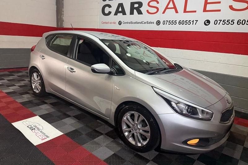 Used Kia Ceed 89 HP (65 kW) 2015 Silver Hatchback