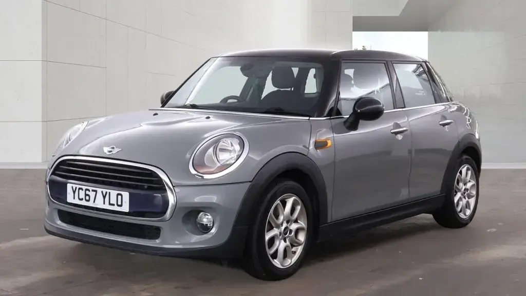 Used Mini Cooper D Hatch 116 HP (85 kW) 2017 Grey Hatchback