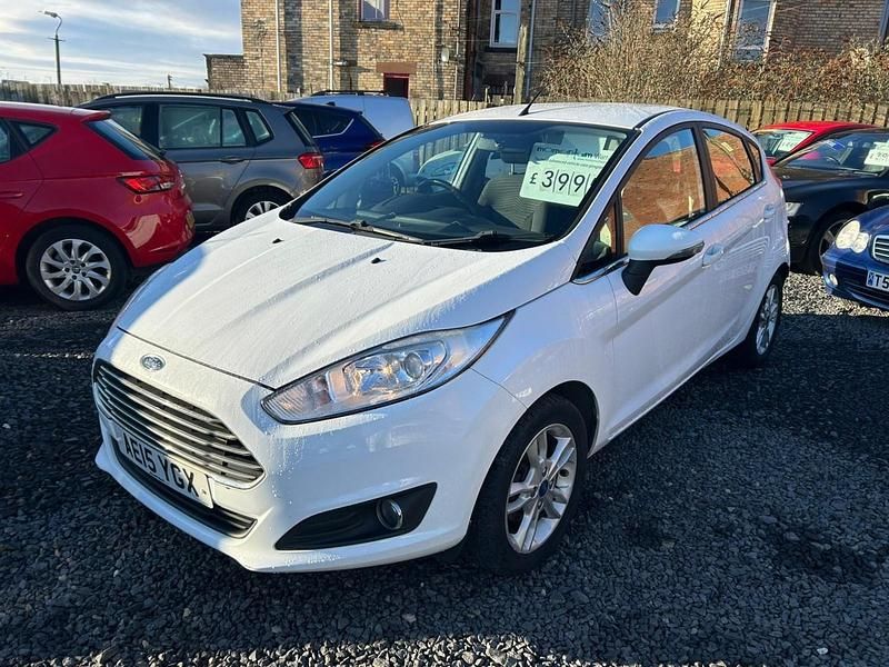 Used Ford Fiesta Zetec 2015 White Hatchback