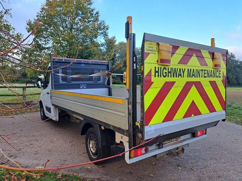 Used Vauxhall Movano 135 HP (99 kW) 2019 White MPV