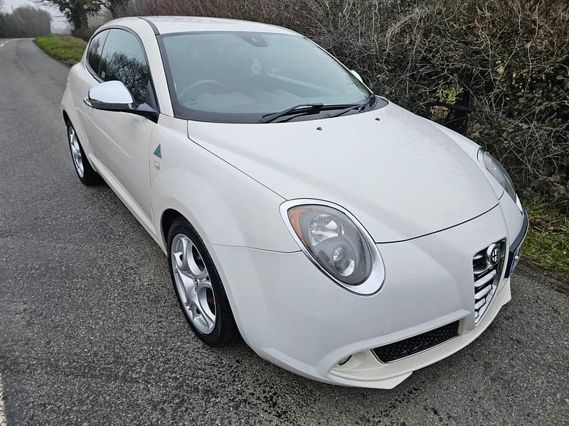 Used Alfa Romeo MiTo Distinctive 2013 White Hatchback