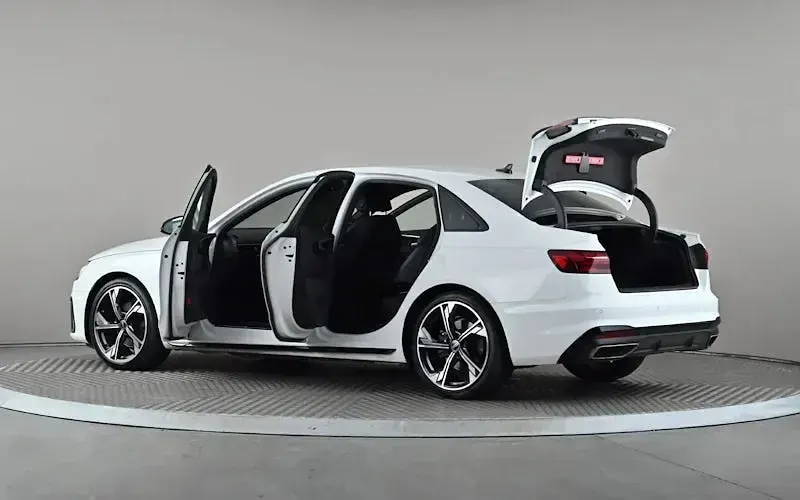 Used Audi A4 Black Edition 150 HP (110 kW) 2022 White Sedan