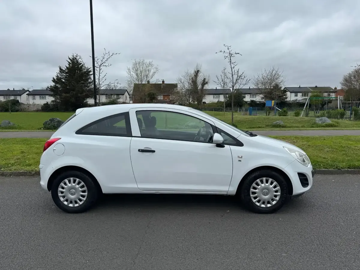 Second-hand Vauxhall Corsa S 2013 Alb Hatchback