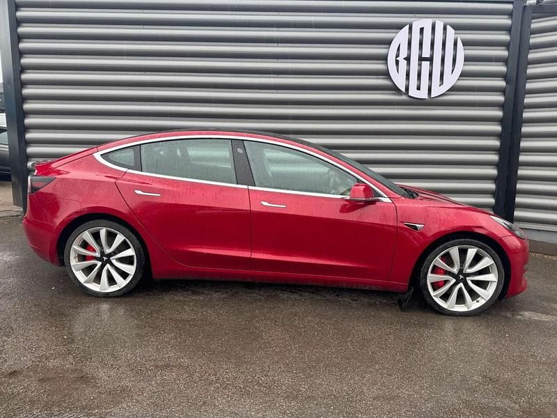 Usado Tesla Model 3 Performance 461 kW (627 CV) 2019 Rojo Berlina
