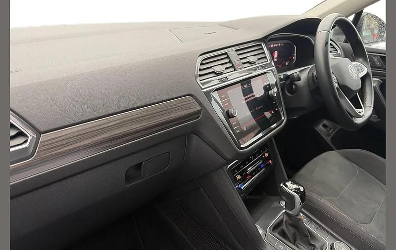 Used VW Tiguan Allspace Elegance 190 HP (139 kW) 2023 Black SUV