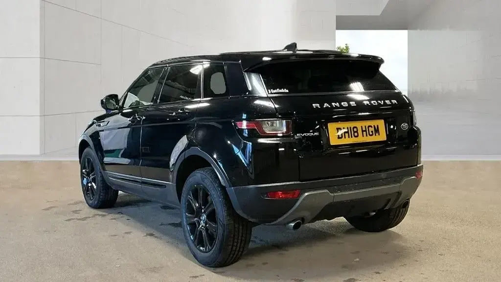 Used Land Rover Range Rover evoque SE 180 HP (132 kW) 2018 Black SUV