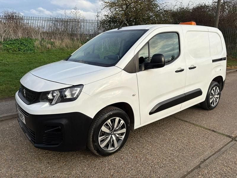 Used Peugeot Partner 131 HP (96 kW) 2020 White MPV
