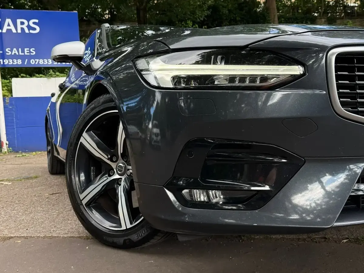 Used Volvo V90 R-Design Pro 235 HP (172 kW) 2017 Grey Estate