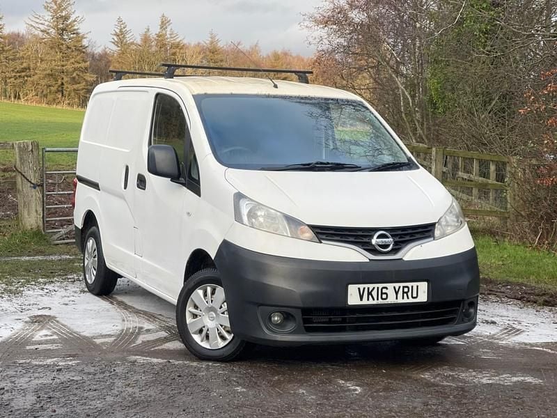 White Used 2016 Nissan NV200 Acenta MPV | £4,499 (Fair price) - Image 1/4