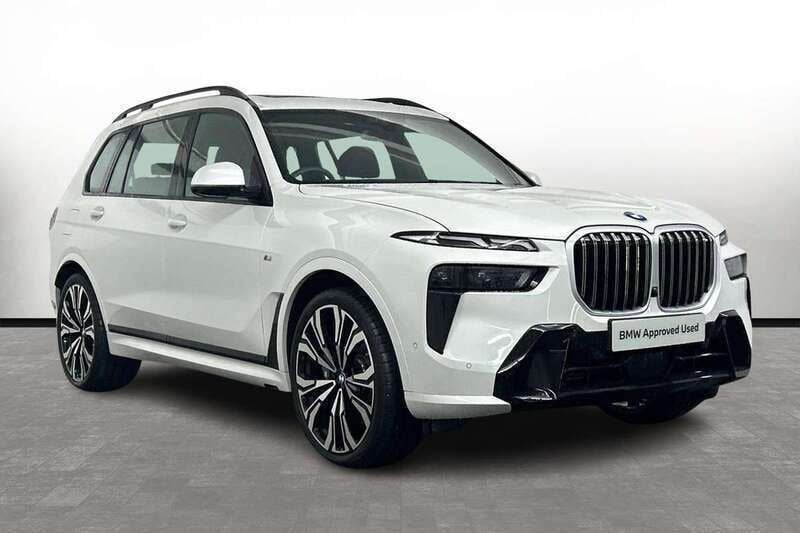 White Used 2024 BMW X7 M Sport SUV | £71,800 (Super price) - Image 1/3