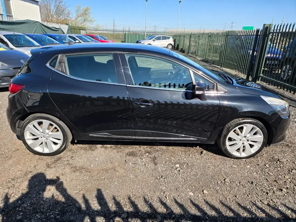 Used Renault Clio Dynamique 2014 Black Hatchback