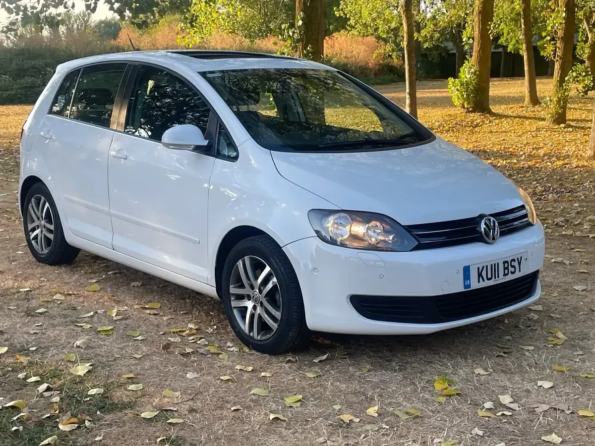 Used VW Golf Plus Cross SE 105 HP (77 kW) 2011 White Hatchback
