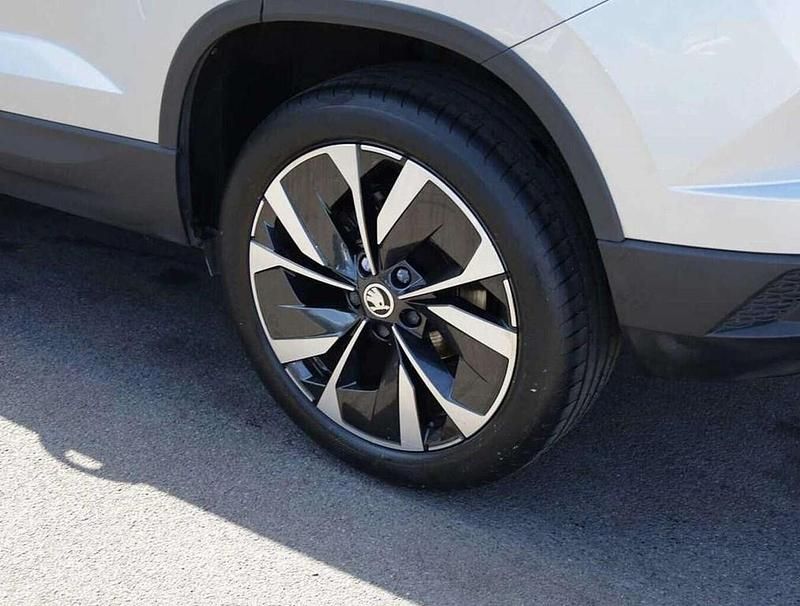 Usado Skoda Karoq SE L 150 HP (110 kW) 2023 Prateado SUV