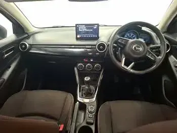 Used Mazda 2 75 HP (55 kW) 2023 White Hatchback