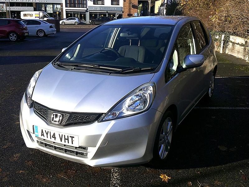 Begagnad Honda Jazz ES 99 HK (72 kW) 2014 Silver Halvkombi