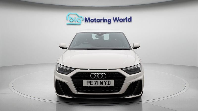 Used Audi A1 Sportback S-Line 95 HP (69 kW) 2021 White Hatchback