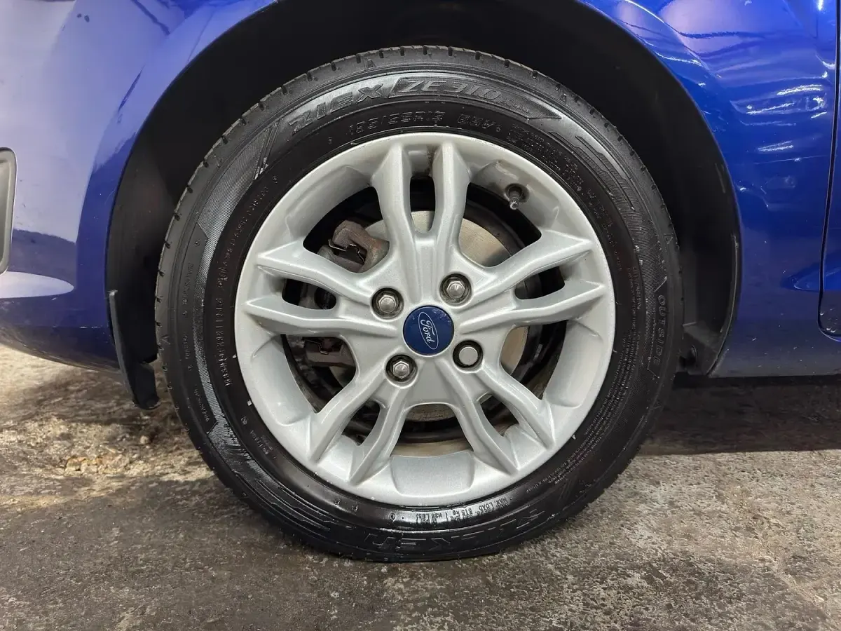 Used Ford Fiesta Zetec 2015 Blue Hatchback
