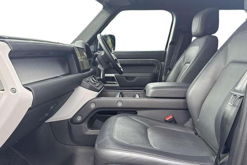 Used Land Rover Defender HSE Dynamic 296 HP (217 kW) 2023 Silver SUV