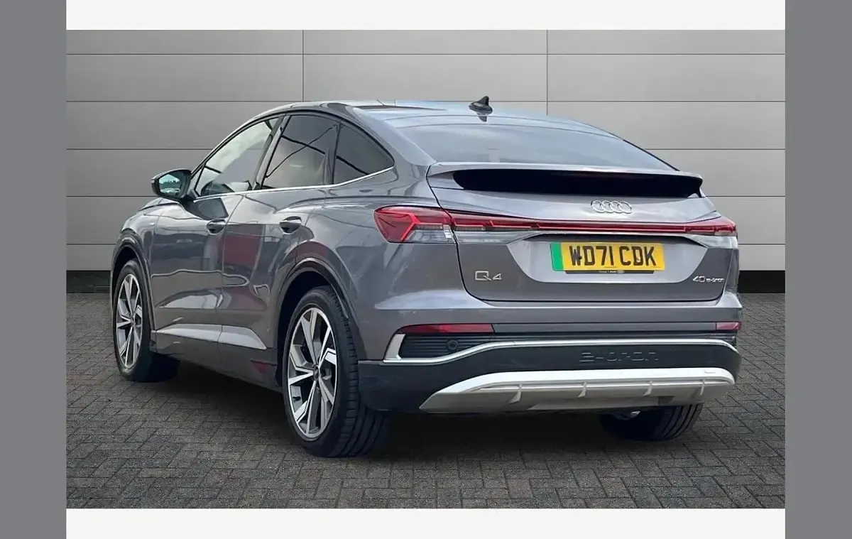 Used Audi Q4 e-tron Comfort 150 kW (204 HP) 2021 Grey SUV