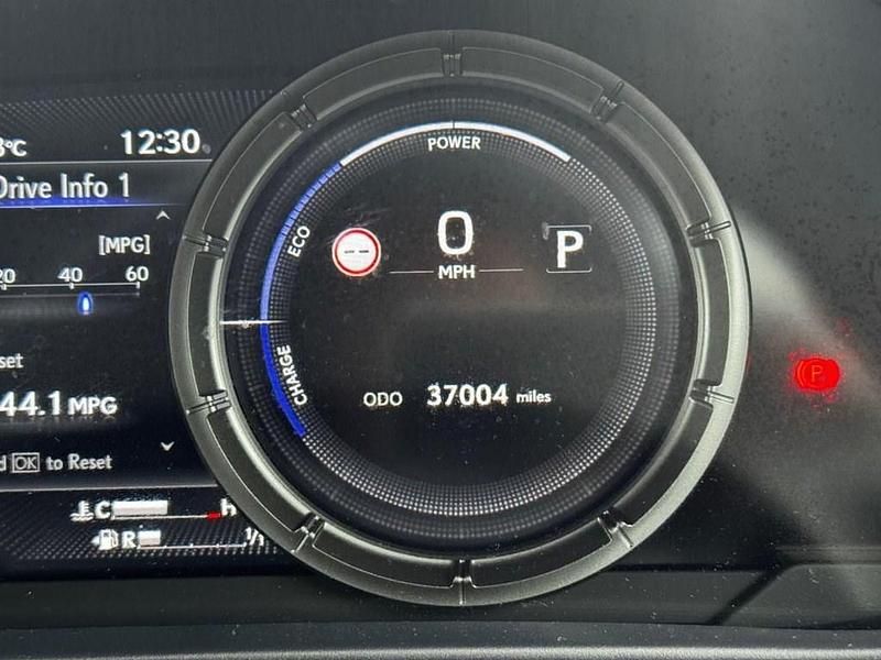 Usado Lexus UX Sport Line 184 CV (135 kW) 2020 Blanco SUV