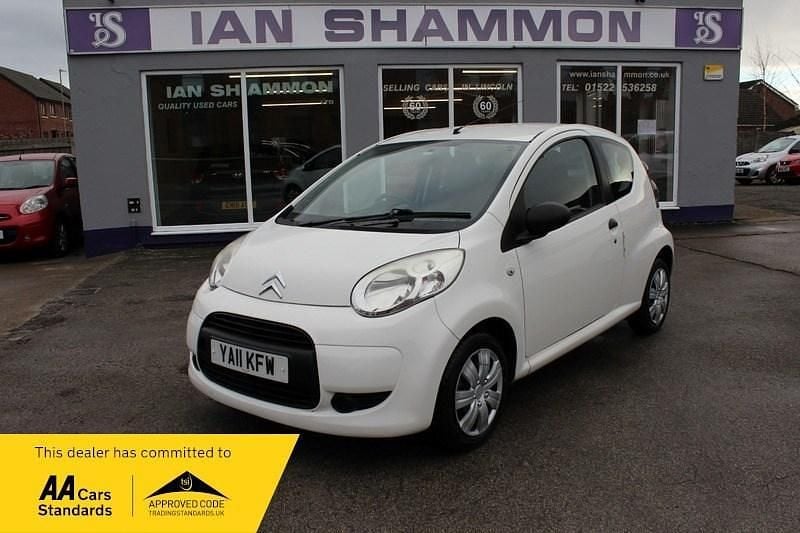 White Used 2011 Citroën C1 VTR Sport Hatchback | £2,695 (Fair price) - Image 1/4