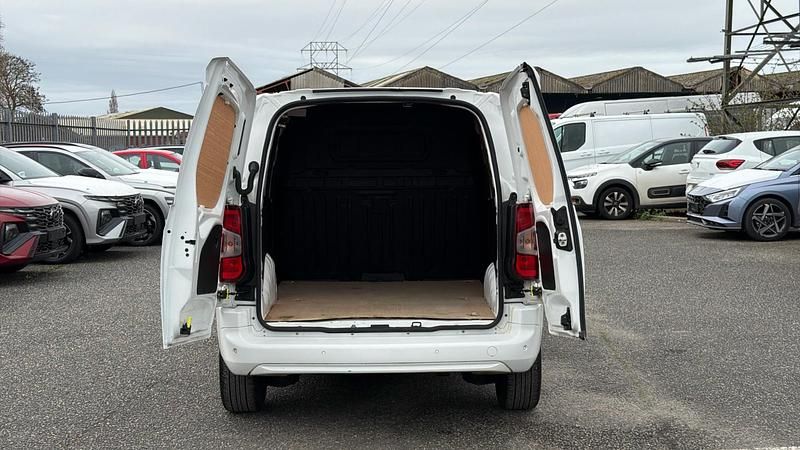 Używany Vauxhall Combo Sportive 100 KM (73 kW) 2020 Minivan