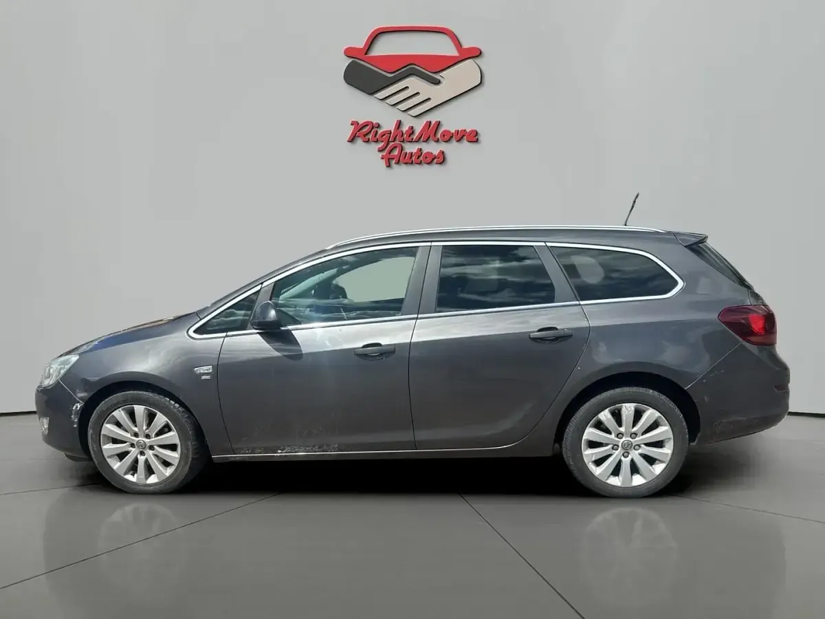 Używany Vauxhall Astra 165 KM (121 kW) 2011 Szary Kombi