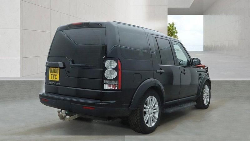 Używany Land Rover Discovery 4 Graphite 2016 Czarny SUV