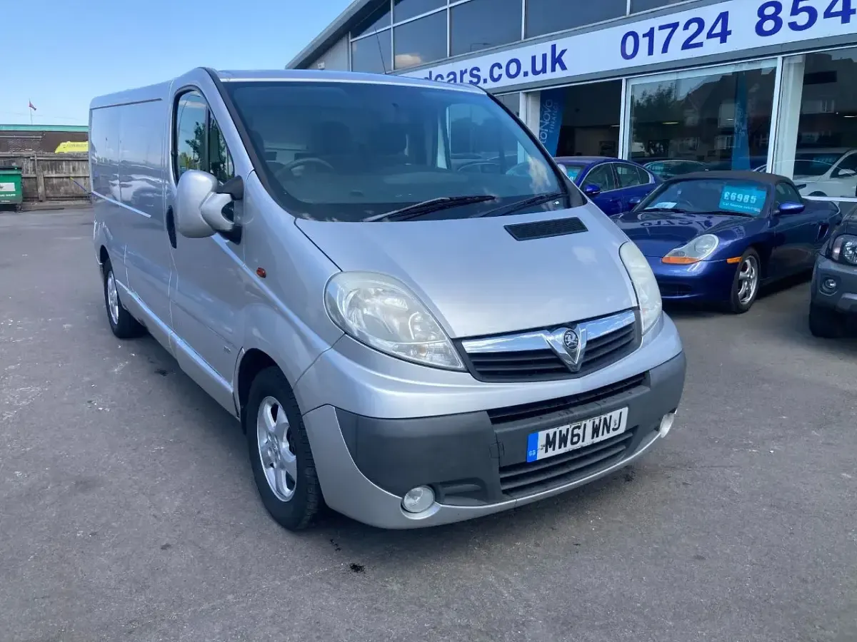 Used Vauxhall Vivaro Sportive 115 HP (84 kW) 2012 Silver MPV