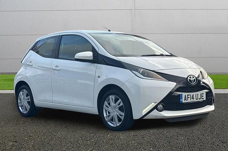 White Used 2014 Toyota Aygo x-press Hatchback | £5,490 (A bit pricey) - Image 1/1