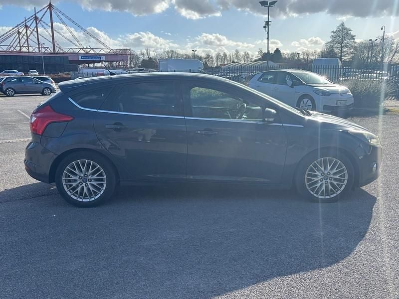 Used Ford Focus Zetec 115 HP (84 kW) 2013 Grey Hatchback