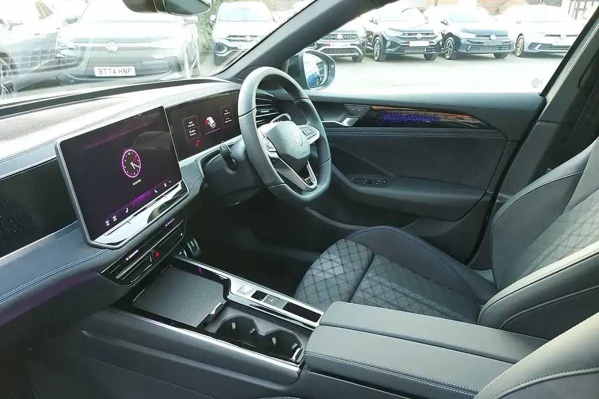 New VW Passat R-line 272 HP (200 kW) 2025 Diabase grey Estate
